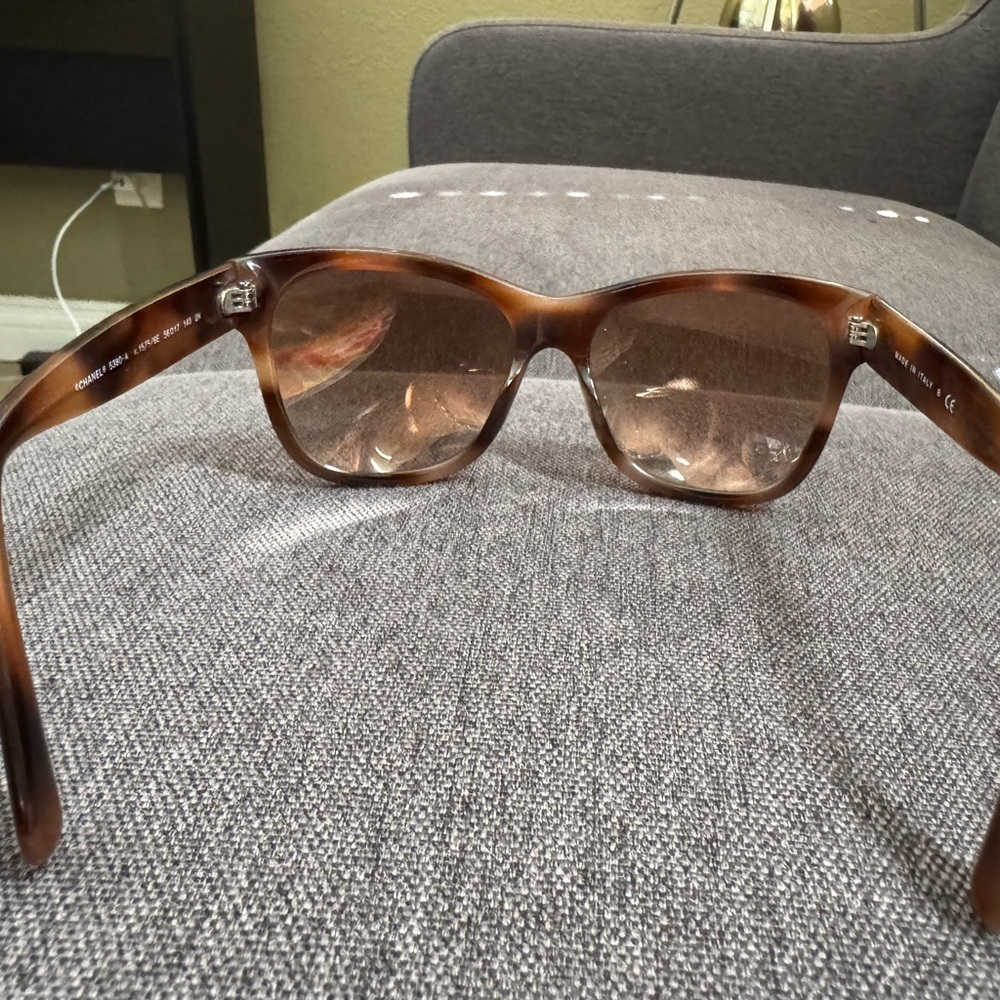 💋SOLD💋Chanel Brown Sunglasses - Picture 6 of 8